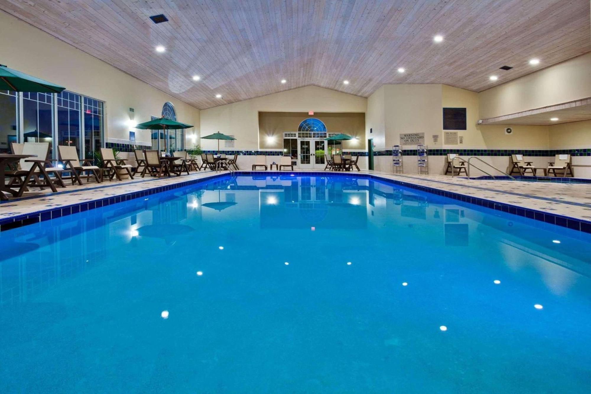 Country Inn & Suites By Radisson, Des Moines West, Ia Clive Съоръжения снимка