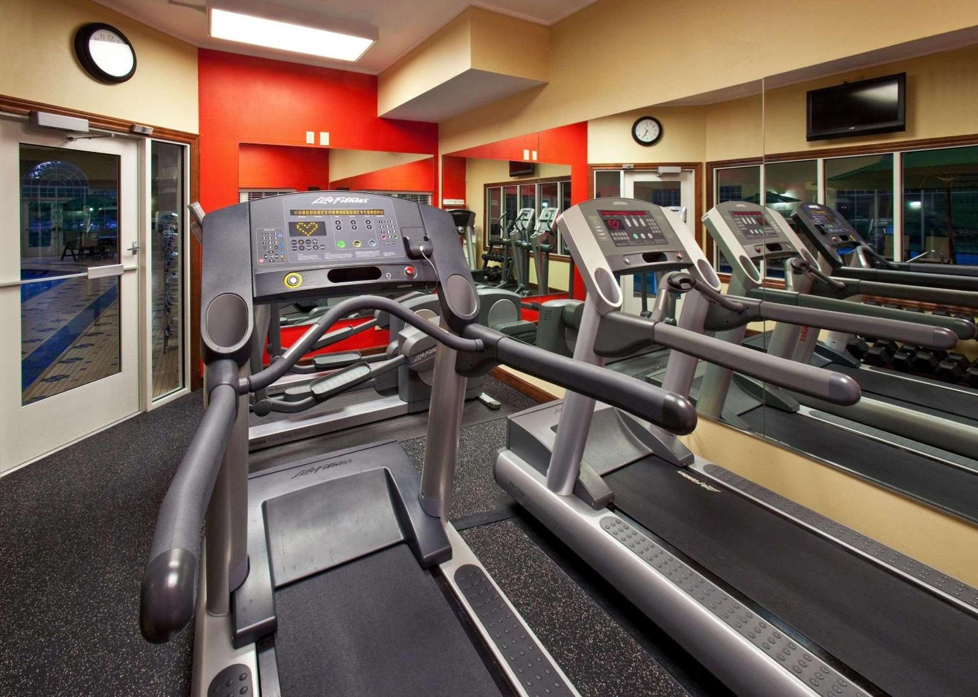 Country Inn & Suites By Radisson, Des Moines West, Ia Clive Екстериор снимка
