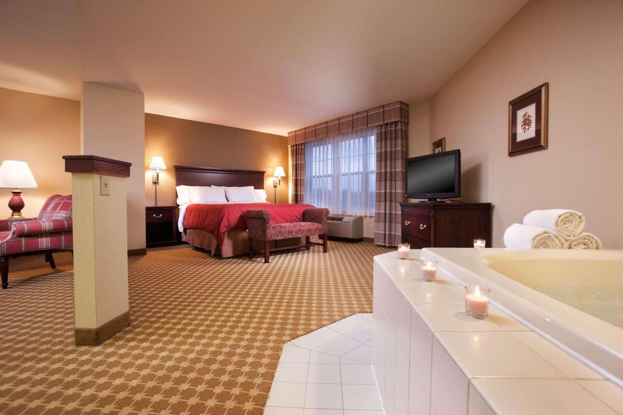 Country Inn & Suites By Radisson, Des Moines West, Ia Clive Екстериор снимка