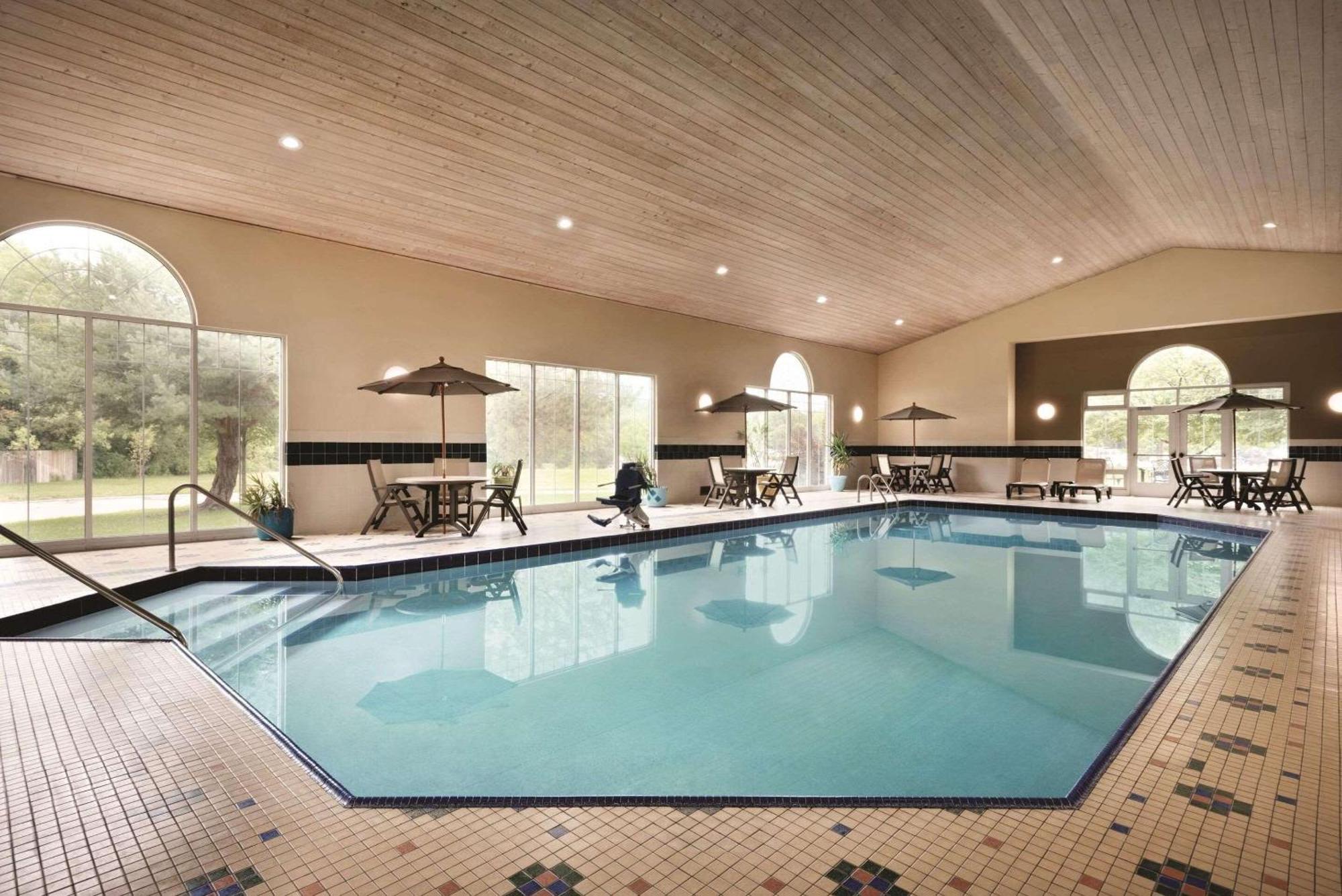 Country Inn & Suites By Radisson, Des Moines West, Ia Clive Екстериор снимка