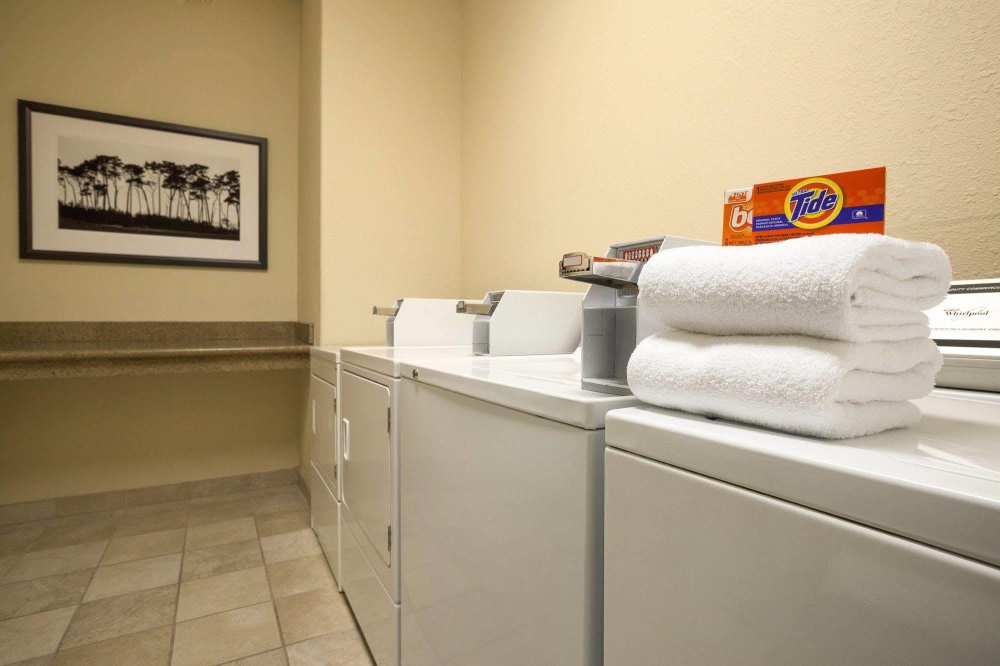Country Inn & Suites By Radisson, Des Moines West, Ia Clive Екстериор снимка